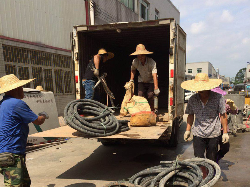 徐水一部件厂房地基出现下沉注浆加固