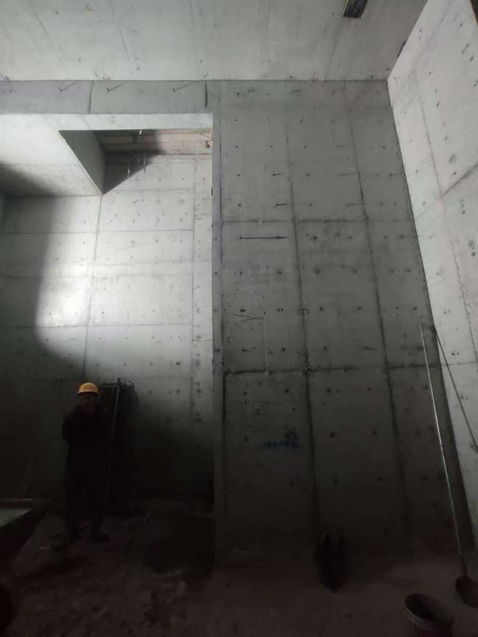 徐水墙上开槽钢筋断了有影响吗